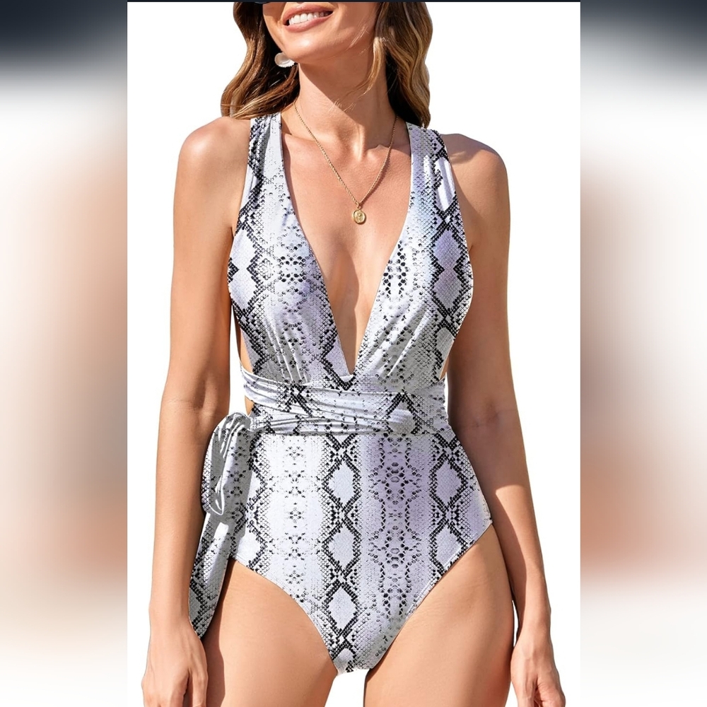 Nwt Size M Stylish Snake Print One Piece